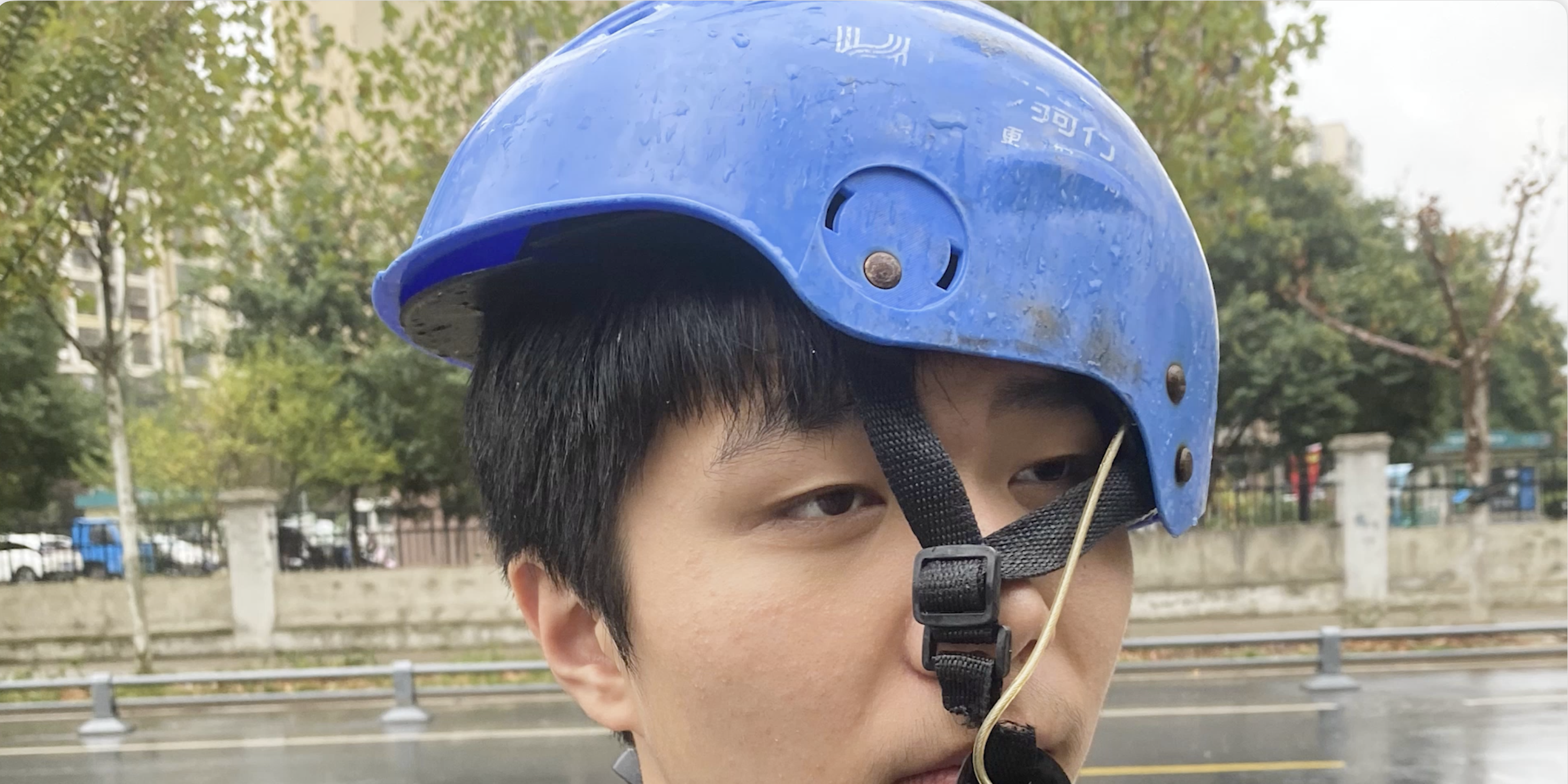 Staring at a Shared E-Scooter Helmet Gave Me a Research Idea - 济宸的个人博客