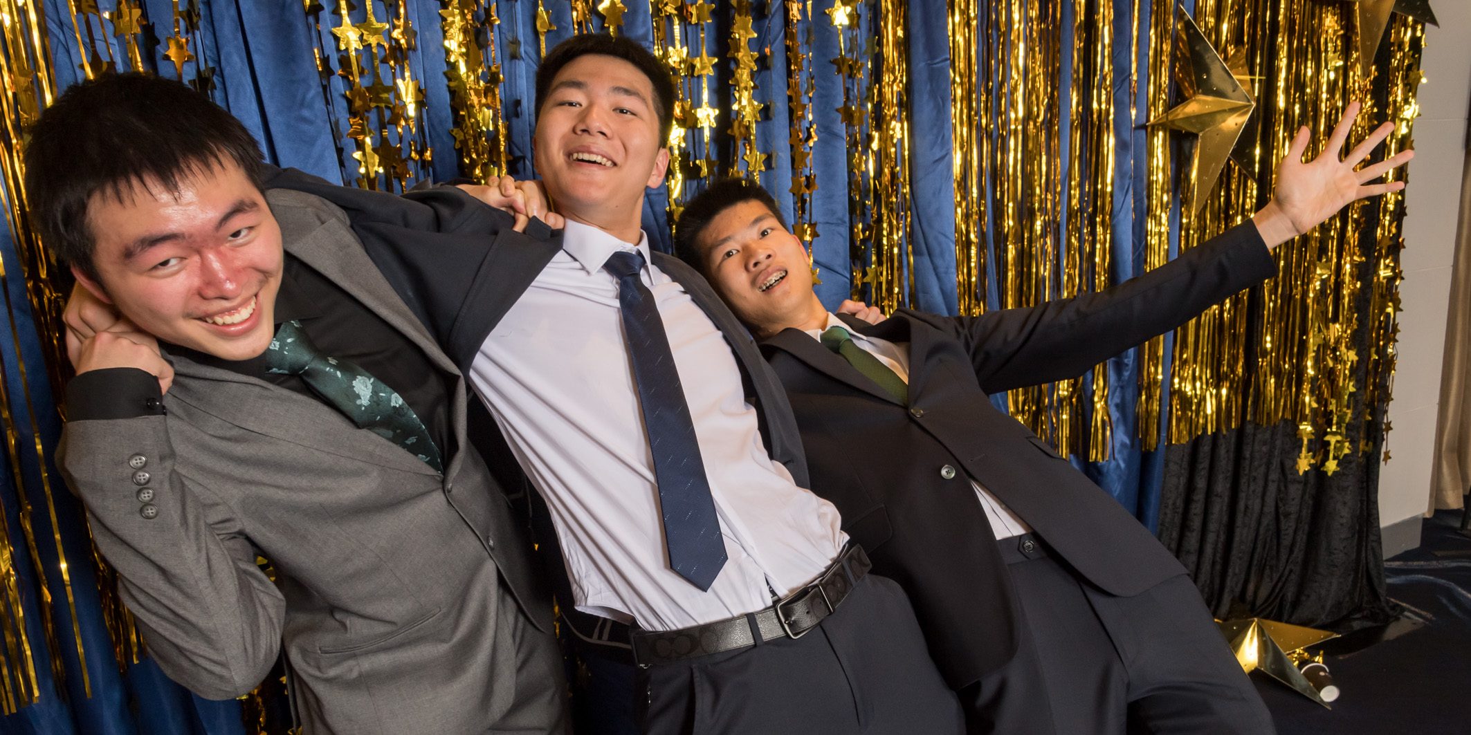 2022毕业舞会实录：西装领带也关不住的青春疯劲儿